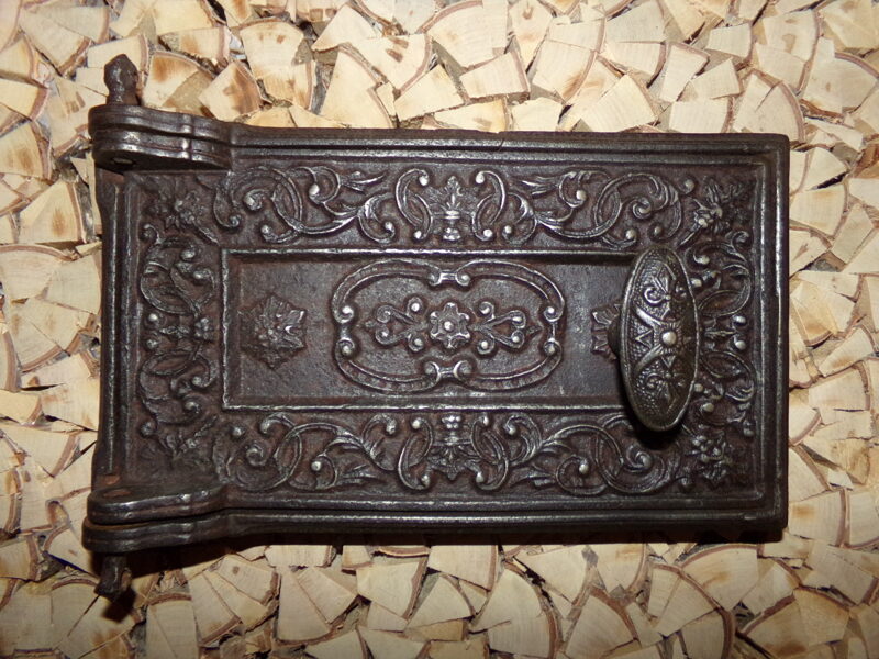 №16. Печная дверца с орнаментом.
