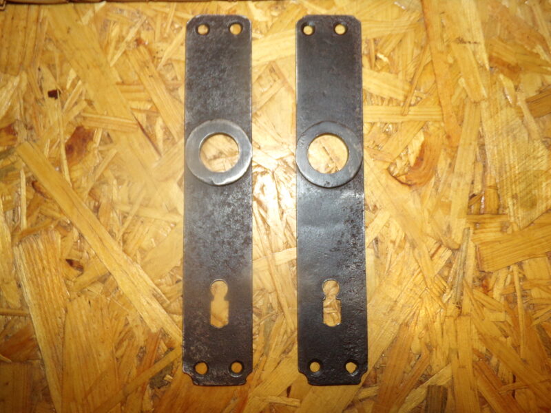 №77. Две дверные накладки для замка. Начало 20 века.