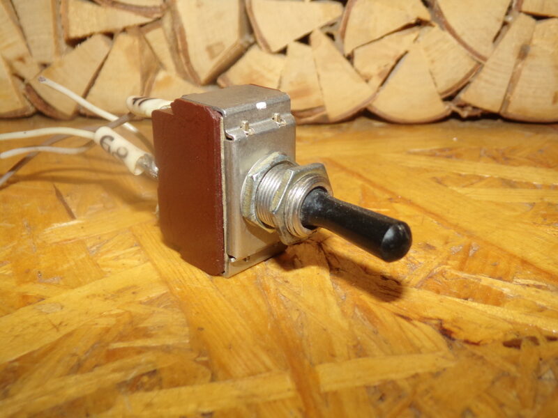 №24. Тумблер включения. СССР.