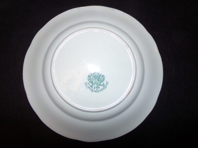 №55. Тарелка с гербом Российской Империи изготовлена для Польши.