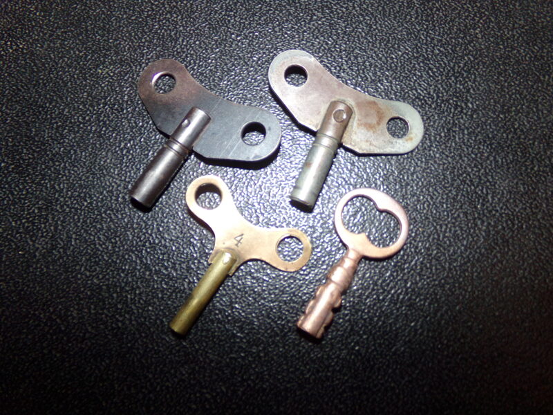 Ключи для часов.