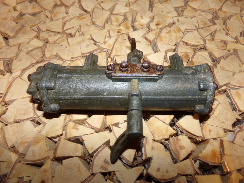 №31. Старинный механизм от двигателя.