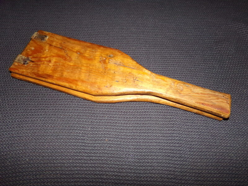 №77. Инструмент для лепки пчелиного воска. Восточная Латвия. Начало 20 века.