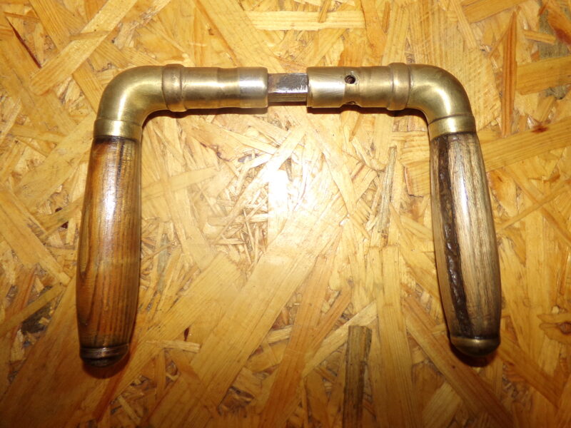 №42. Дверные ручки. 19 век. Материал-дуб, бронза, сталь.