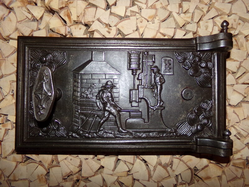№2. Печная дверца с изображением парового молота.