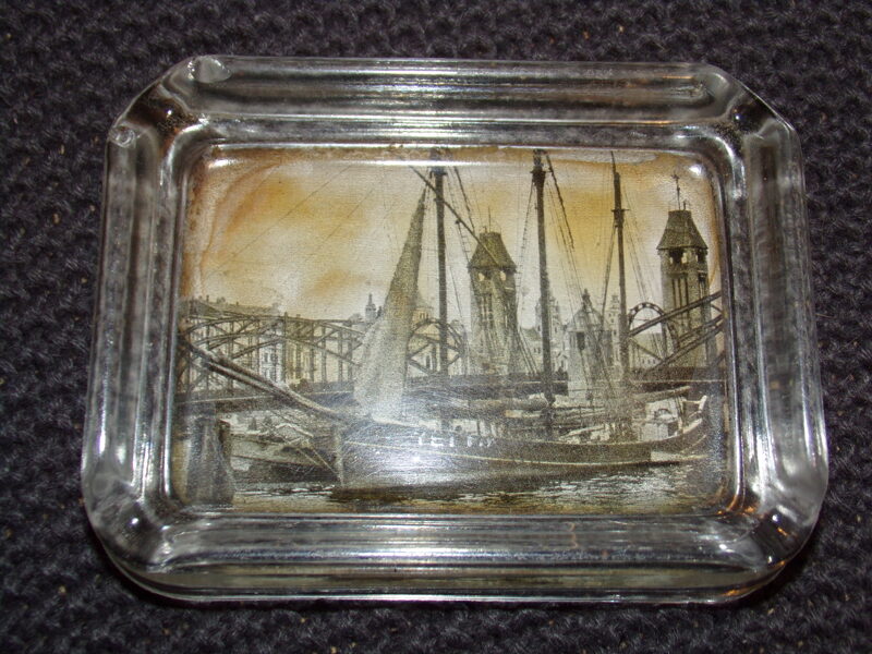 Стеклянная пепельница с картинкой. Германия. Начало 20 века.