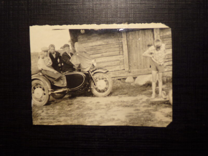 №171. Дети на мотоцикле. Советская Латвия. 1960-тые года.