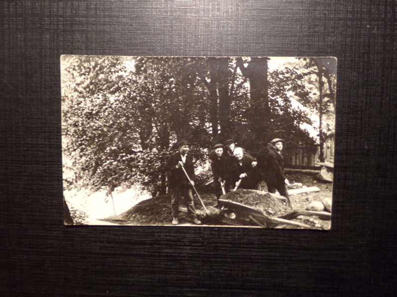 №112. Латвия. 1920-тые года. Сельская стройка.