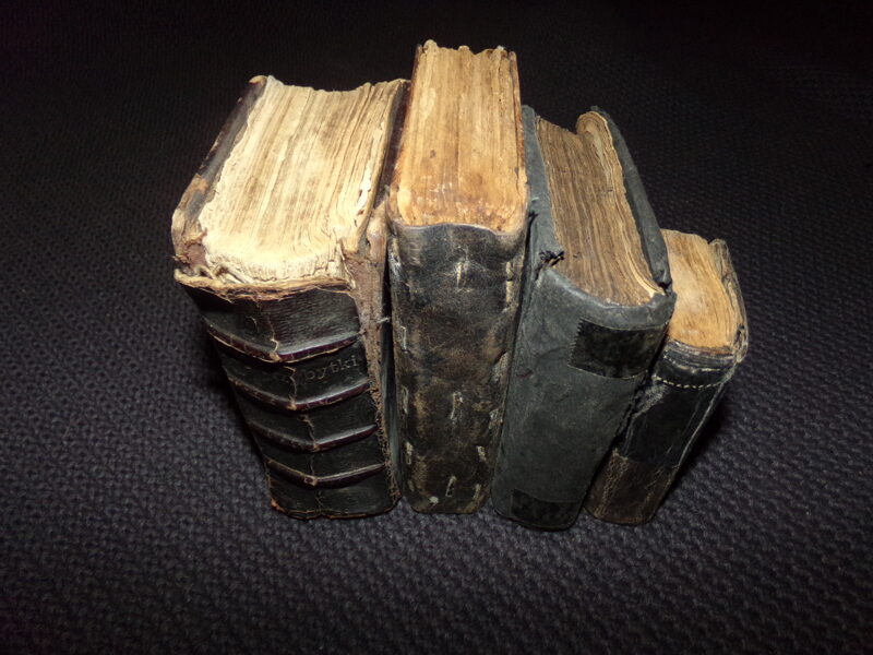 №114. Старинные католические молитвенники на польском языке. Восточная Латвия. Конец 19-начало 20 века.