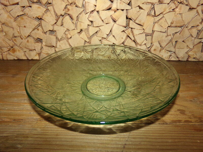 №37. Блюдо из зеленого стекла. СССР.