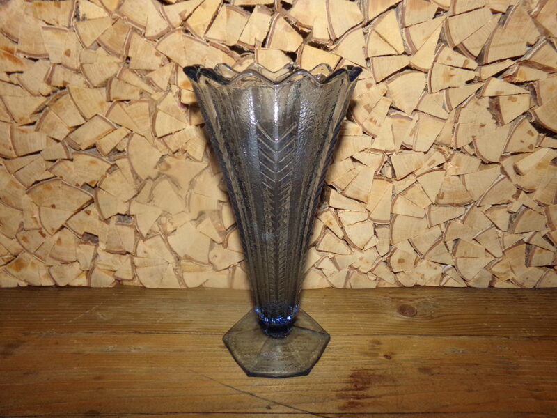 №47. Ваза для цветов из синего стекла. СССР.