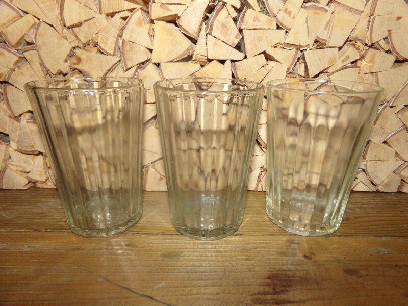 №79. Три граненых стакана без верхнего ободка. 200 мл. СССР.