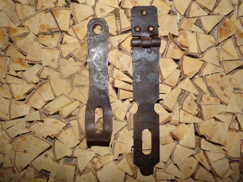 №25. Два кованных засова для навесных замков. Восточная Латвия. Начало 20 века.