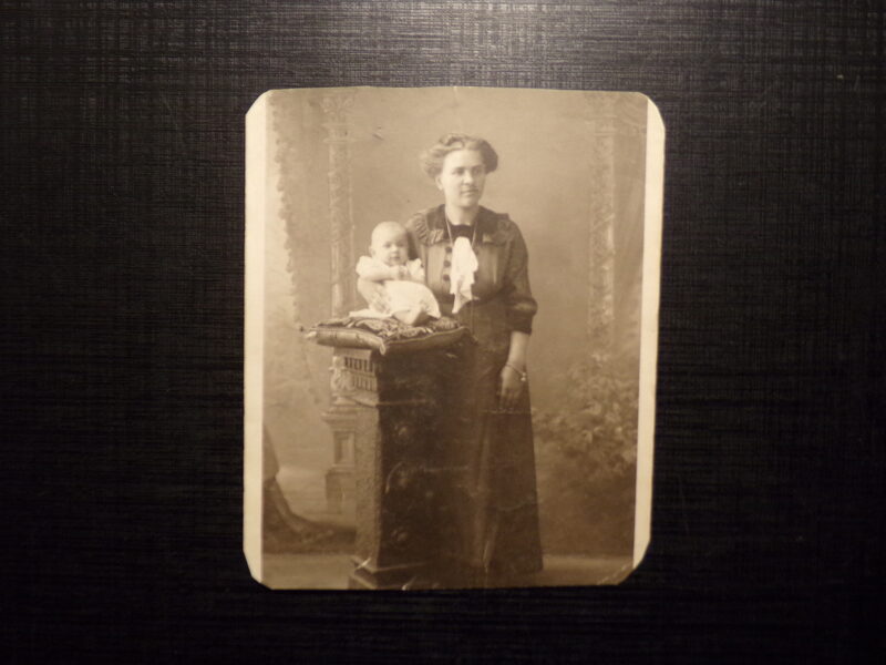 №152. Дама с ребенком. Российская Империя. Начало 20 века.