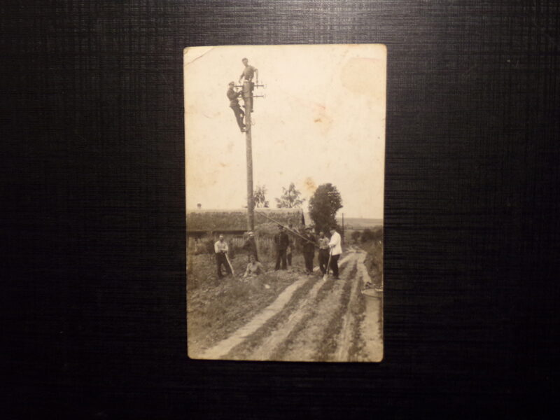 №66. Латвия. Зилупе. Установка столба. 1930 год.