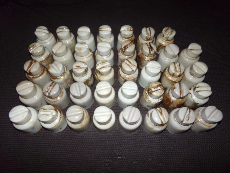 №22. Фаянсовые изоляторы. 39 штук. СССР. Середина 20 века.