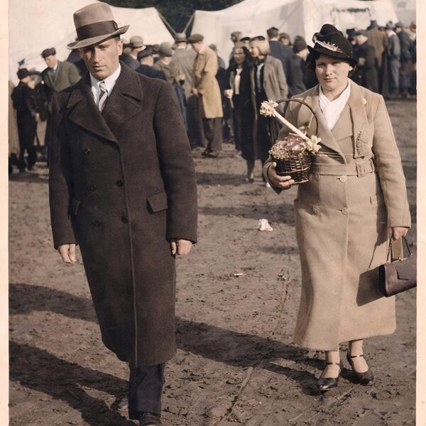 Мария и Николай Дубровские. Рига. 1939 год. Уличный фотограф.